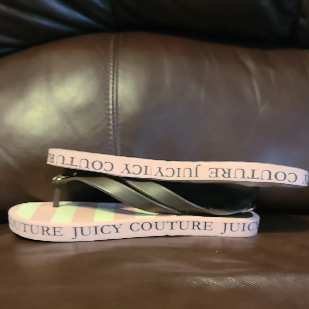 Juicy Couture Pink and Gold Sandals for Summer - Picture 6 of 9